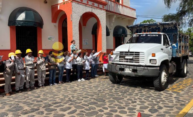Gobierno de Chontla arranca estrategia de descacharrización en beneficio de la salud pública.