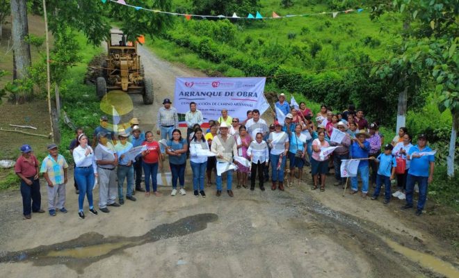 Ayuntamiento de Chontla inicia tres obras de infraestructura vial en comunidades del municipio