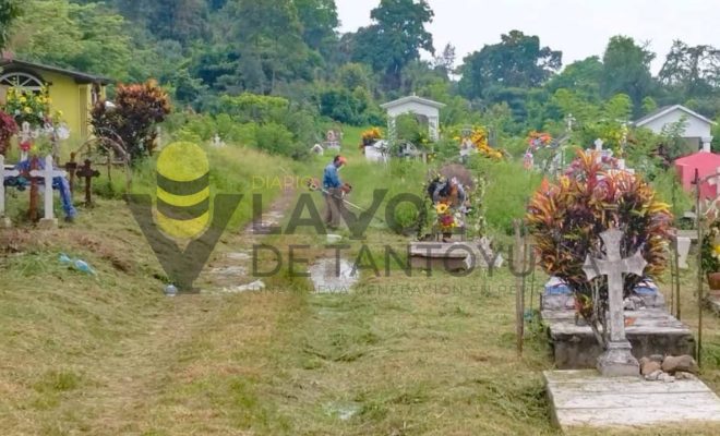 Ampliar imagen al hacer click Ayuntamiento de Citlaltépetl realiza labores de limpieza y rehabilitación en el Panteón Municipal
