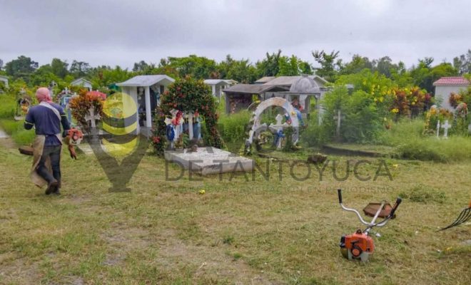 Ampliar imagen al hacer click Ayuntamiento de Citlaltépetl realiza labores de limpieza y rehabilitación en el Panteón Municipal