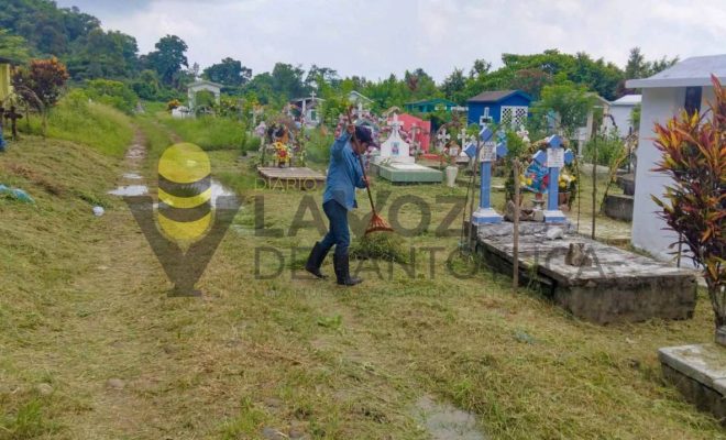 Ampliar imagen al hacer click Ayuntamiento de Citlaltépetl realiza labores de limpieza y rehabilitación en el Panteón Municipal