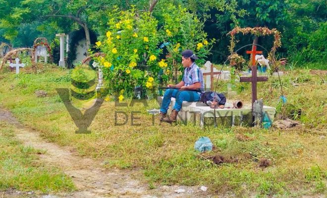 Ampliar imagen al hacer click Ayuntamiento de Citlaltépetl realiza labores de limpieza y rehabilitación en el Panteón Municipal