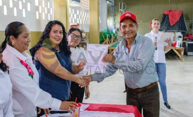 Ayuntamiento de Chontla reconoce el esfuerzo de egresados del IVEA