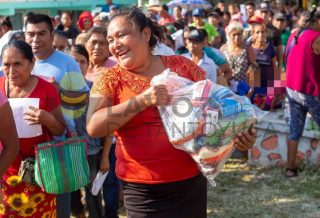 Gobierno de Chontla apoya a familias de la comunidad de San Juan