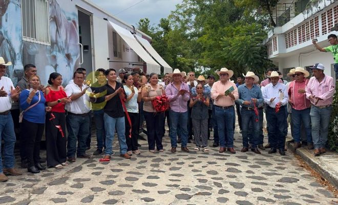Chontla fortalece la sanidad pecuaria con la inauguración del Laboratorio Móvil