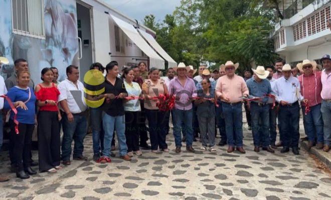 Chontla fortalece la sanidad pecuaria con la inauguración del Laboratorio Móvil