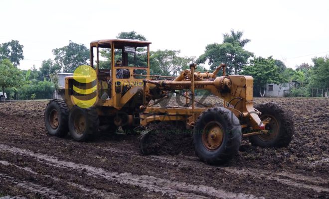 Ampliar imagen al hacer click Gobierno de Chontla mejora las condiciones del campo deportivo de Las Cruces