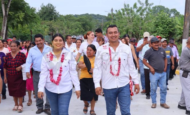 Ampliar imagen al hacer click Ayuntamiento de Chontla inaugura pavimentación de la Calle 3 de Mayo en Cruz Manantial