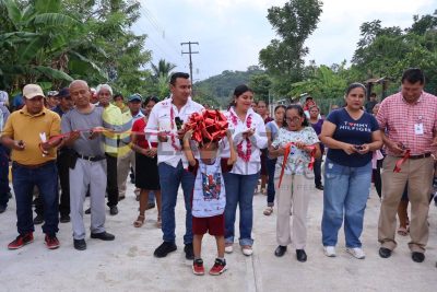 Ayuntamiento de Chontla inaugura pavimentación de la Calle 3 de Mayo en Cruz Manantial