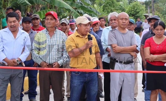 Ampliar imagen al hacer click Ayuntamiento de Chontla inaugura pavimentación de la Calle 3 de Mayo en Cruz Manantial
