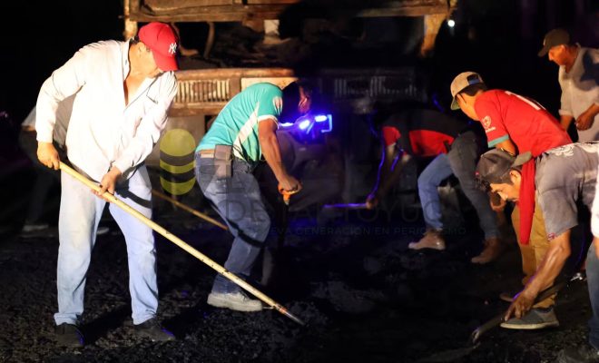 Gobierno de Chontla impulsa acciones de mantenimiento en la carretera Las Cruces–San Nicolasillo