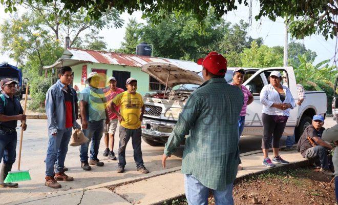Gobierno de Chontla impulsa acciones de mantenimiento en la carretera Las Cruces–San Nicolasillo