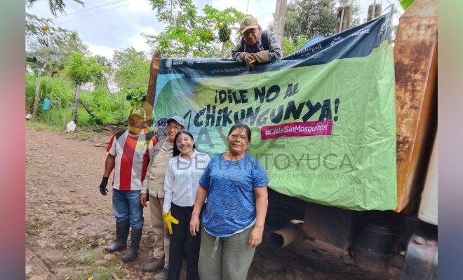 Ampliar imagen al hacer click Gobierno de Citlaltépetl fortalece la prevención sanitaria con jornada de descacharrización