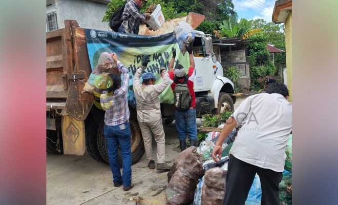 Ampliar imagen al hacer click Gobierno de Citlaltépetl fortalece la prevención sanitaria con jornada de descacharrización