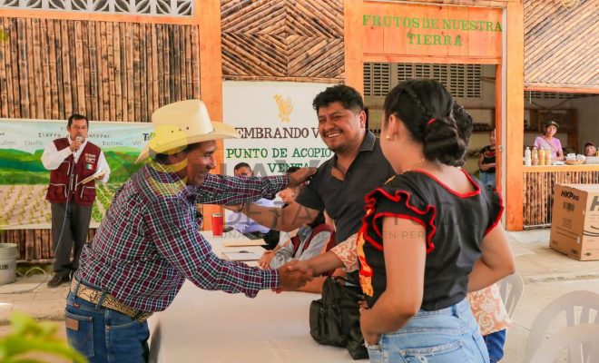Ampliar imagen al hacer click Gobierno de Citlaltépetl abre nuevas oportunidades de comercialización para las familias productoras
