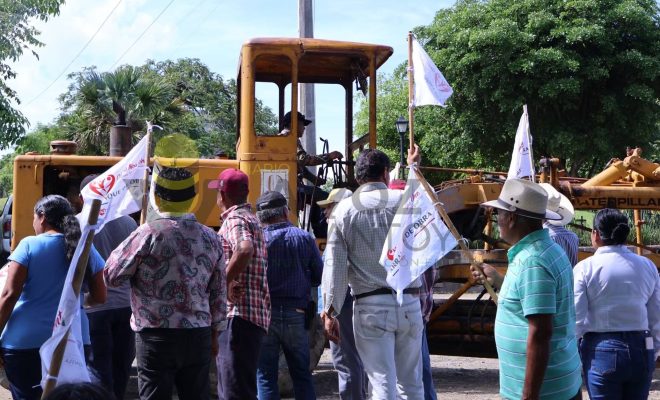 Gobierno de Chontla inicia obra de pavimentación hidráulica en Santa Valeria