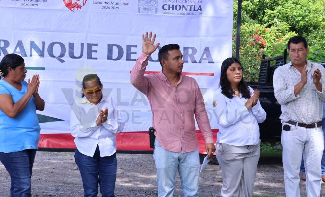 Gobierno de Chontla inicia obra de pavimentación hidráulica en Santa Valeria
