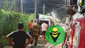 Camioneta se incendia en la vía pública; conductor resultó ileso 