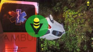 Volcadura de un automóvil deja dos lesionados en la México - Tampico