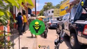 Detienen a hombre por portar prenda militar y presuntamente resistirse a revisión