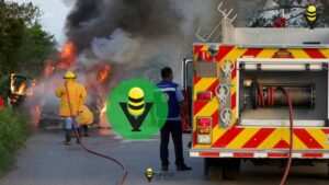 Se incendia camioneta sobre la Alazán - Canoas