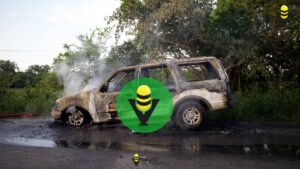 Se incendia camioneta sobre la Alazán - Canoas