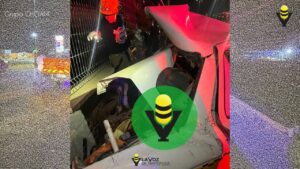 Taxi es impactado por camioneta; conductor resulta lesionado y responsables huyen del lugar
