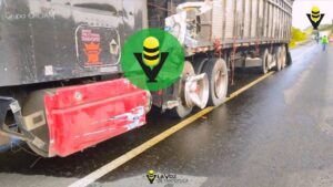 Muere operador de camión en aparatoso choque 