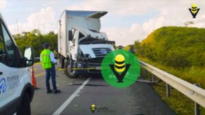 Muere operador de camión en aparatoso choque 