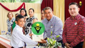 Alcalde Néstor Enrique Sosa Peña asiste a clausura escolar en la Primaria Manuel C. Tello, en Chontla