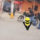 Motociclista resulta con golpes menores tras derrapar en Benito Juárez