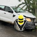 Camioneta derrapa y se impacta contra poste de Telmex en Tantoyuca