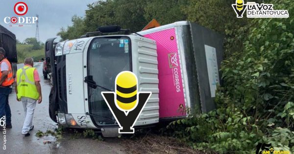Vuelca camión de Correos de México en la carretera Pánuco-Tempoal