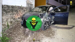 Ebrio empleado del Ayuntamiento provoca aparatoso choque y huye 