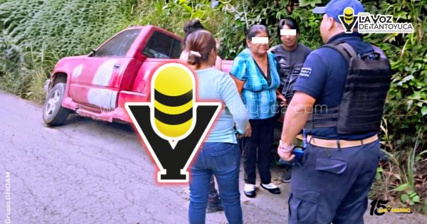 Familia resulta ilesa; camioneta termina fuera de la cinta asfáltica