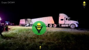 Muere automovilista calcinado tras ser arrastrado por un tráiler