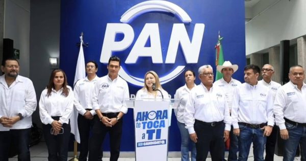 ¡No que no! Al final, el PAN termina respaldando la propuesta de Rocío Nahle de regular celulares en escuelas