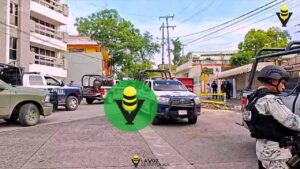 Localizan taxi baleado en Tuxpan; se desconoce paradero del conductor