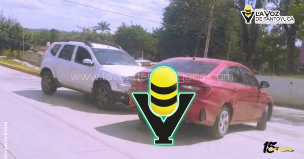 Conductor hace cierre de circulación y provoca accidente vial