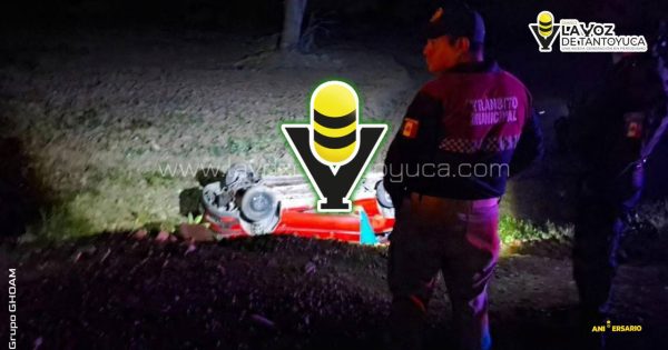 ¡Vuelcan y caen a barranco en Álamo!; familia completa resultan lesionados