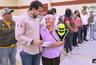 Apoyos directos a familias; entregan tarjetas Bienestar en Chicontepec