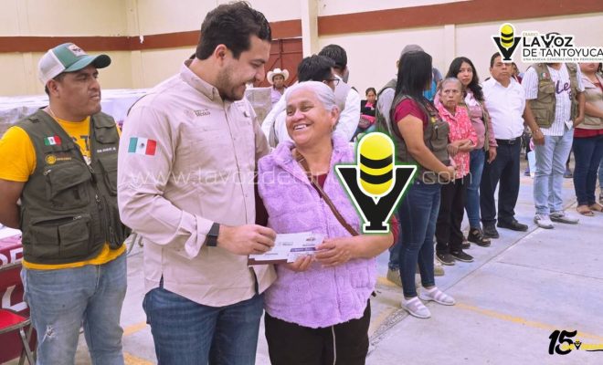Apoyos directos a familias; entregan tarjetas Bienestar en Chicontepec