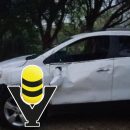 Conductor resulta ileso tras accidentarse en un camino vecinal, en Tantoyuca