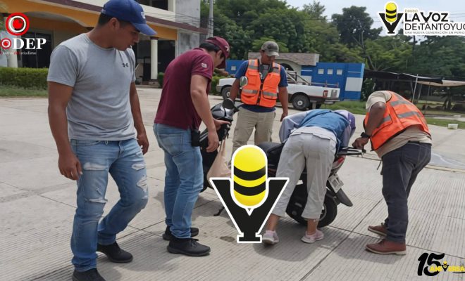 ¡Se llevó un susto! Mujer derrapa en su motoneta en plena avenida, en Tempoal