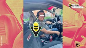 Sorprenden a taxista dándose amor propio en su vehículo 