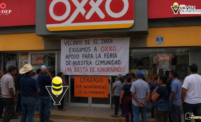 Vecinos cierran OXXO por no cooperar para Fiesta Patronal, en Huejutla