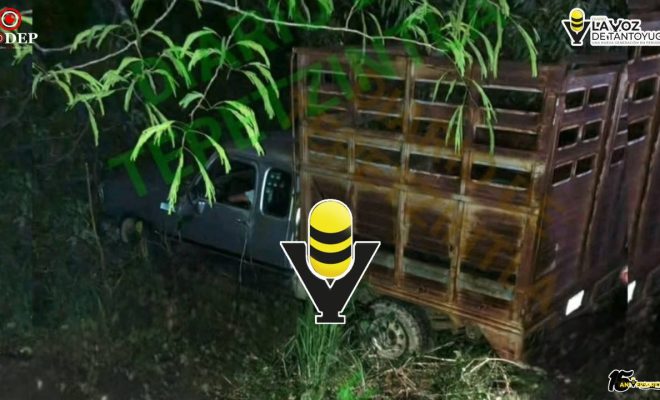 Camioneta cae a barranco en la Alazán - Canoas; conductor resultó ileso