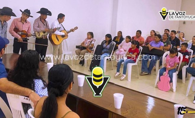 Abren taller de música huasteca en Chalma para preservar tradiciones