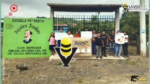 Padres de familia toman primaria en Tepetzintla; exigen asignación de un maestro