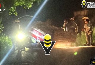 Taxista termina volcado en el tramo Mexcatla - Buena Vista, Chicontepec